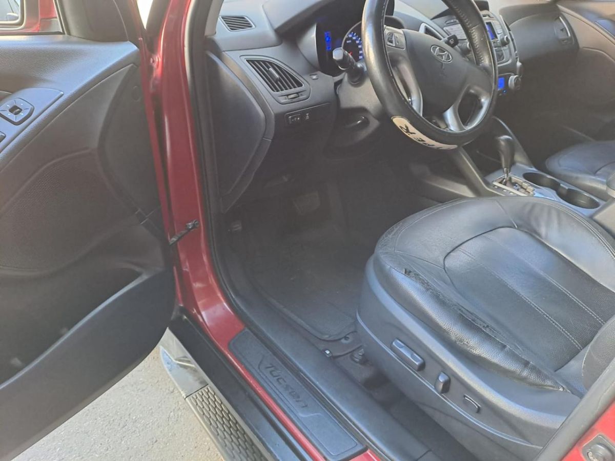 HYUNDAI TUCSON - 2012                                        