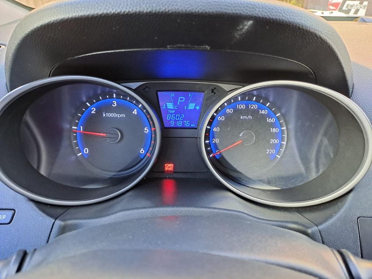 HYUNDAI TUCSON - 2012                                        