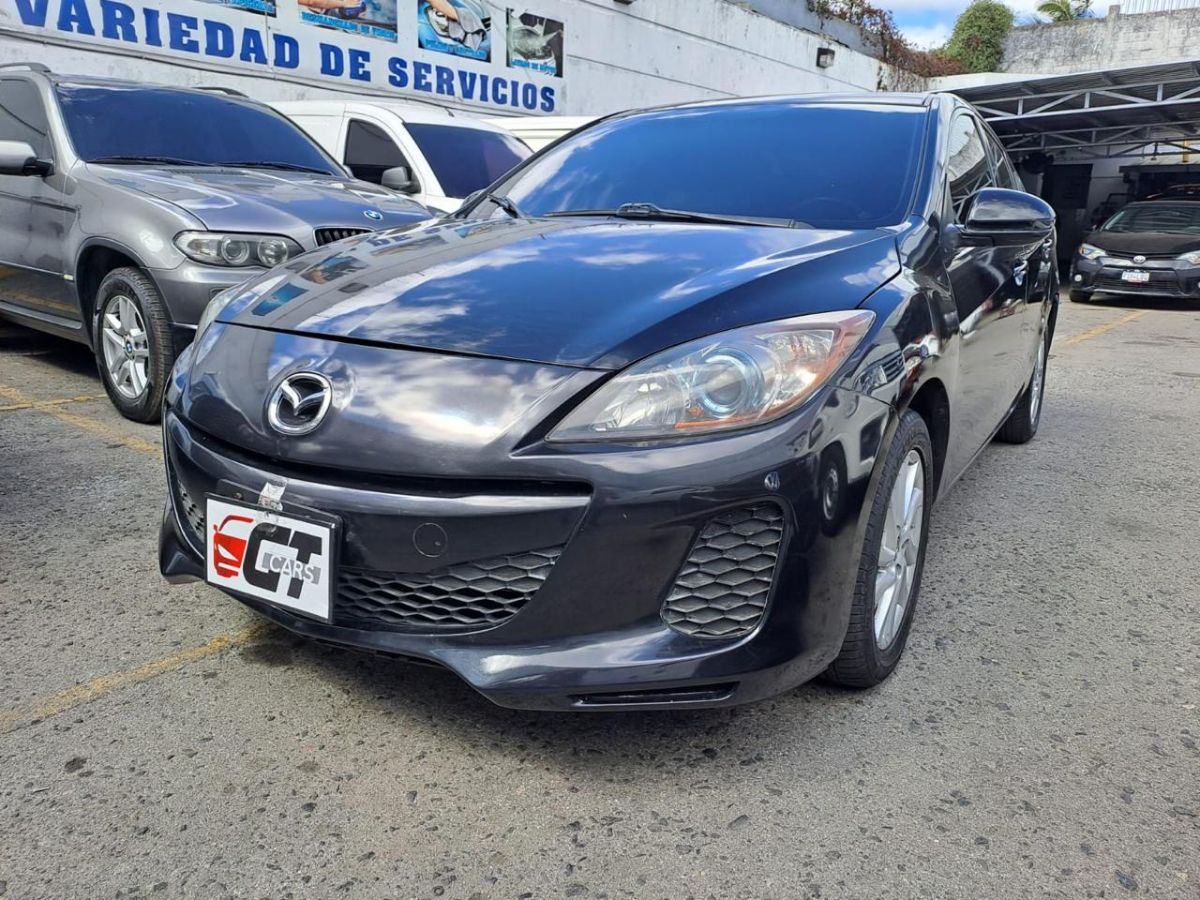 MAZDA 3 TOURING - 2013                                        