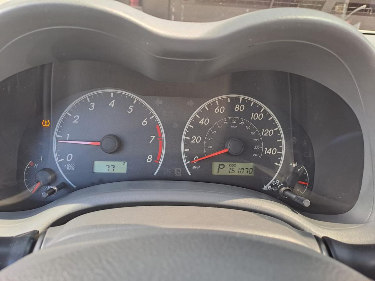 TOYOTA COROLLA - 2010                                        