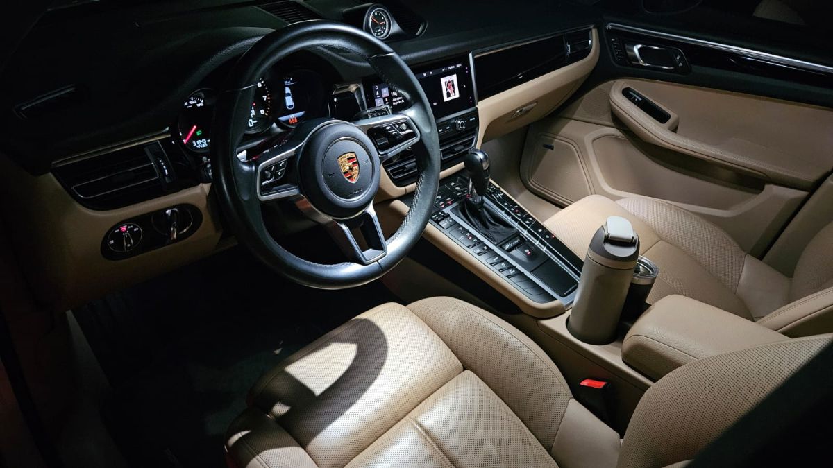 PORSCHE MACAN - 2021                                        