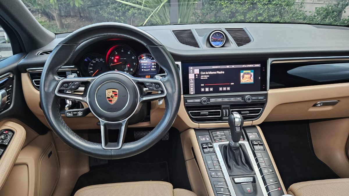 PORSCHE MACAN - 2021                                        