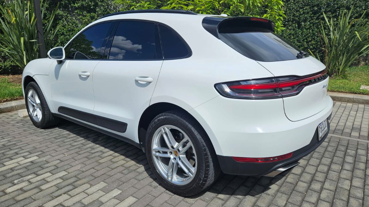 PORSCHE MACAN - 2021                                        