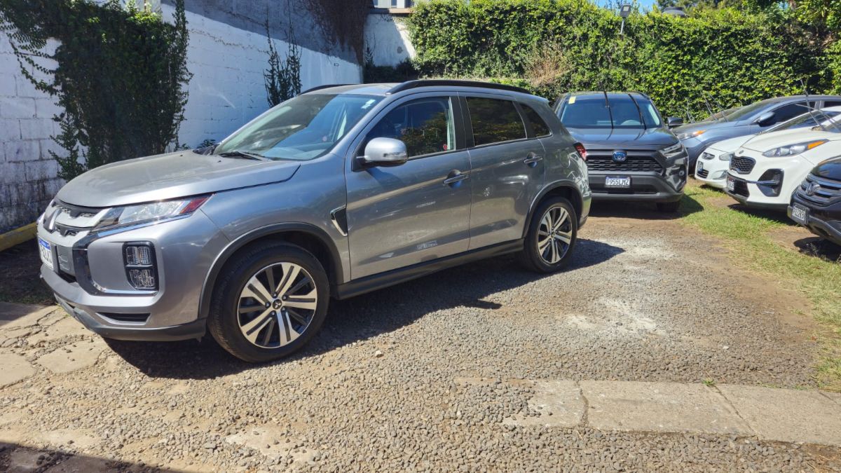 MITSUBISHI RVR - 2023                                        