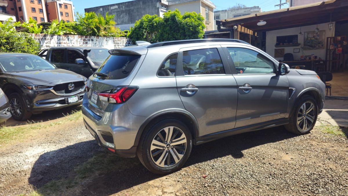 MITSUBISHI RVR - 2023                                        