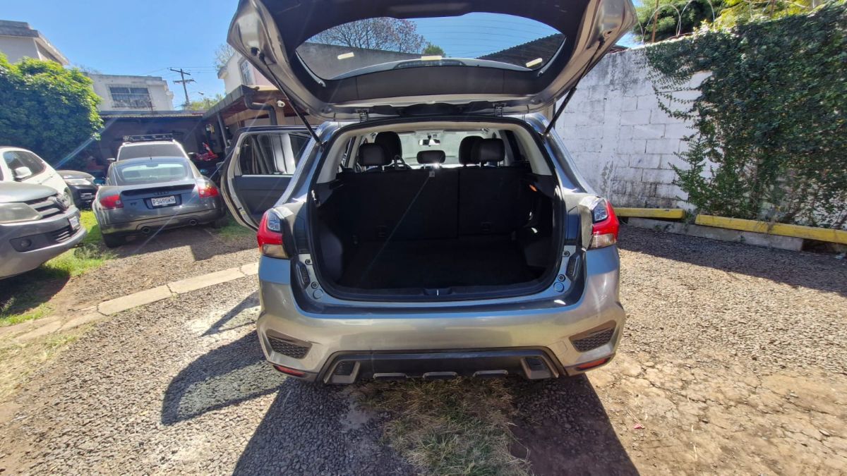 MITSUBISHI RVR - 2023                                        