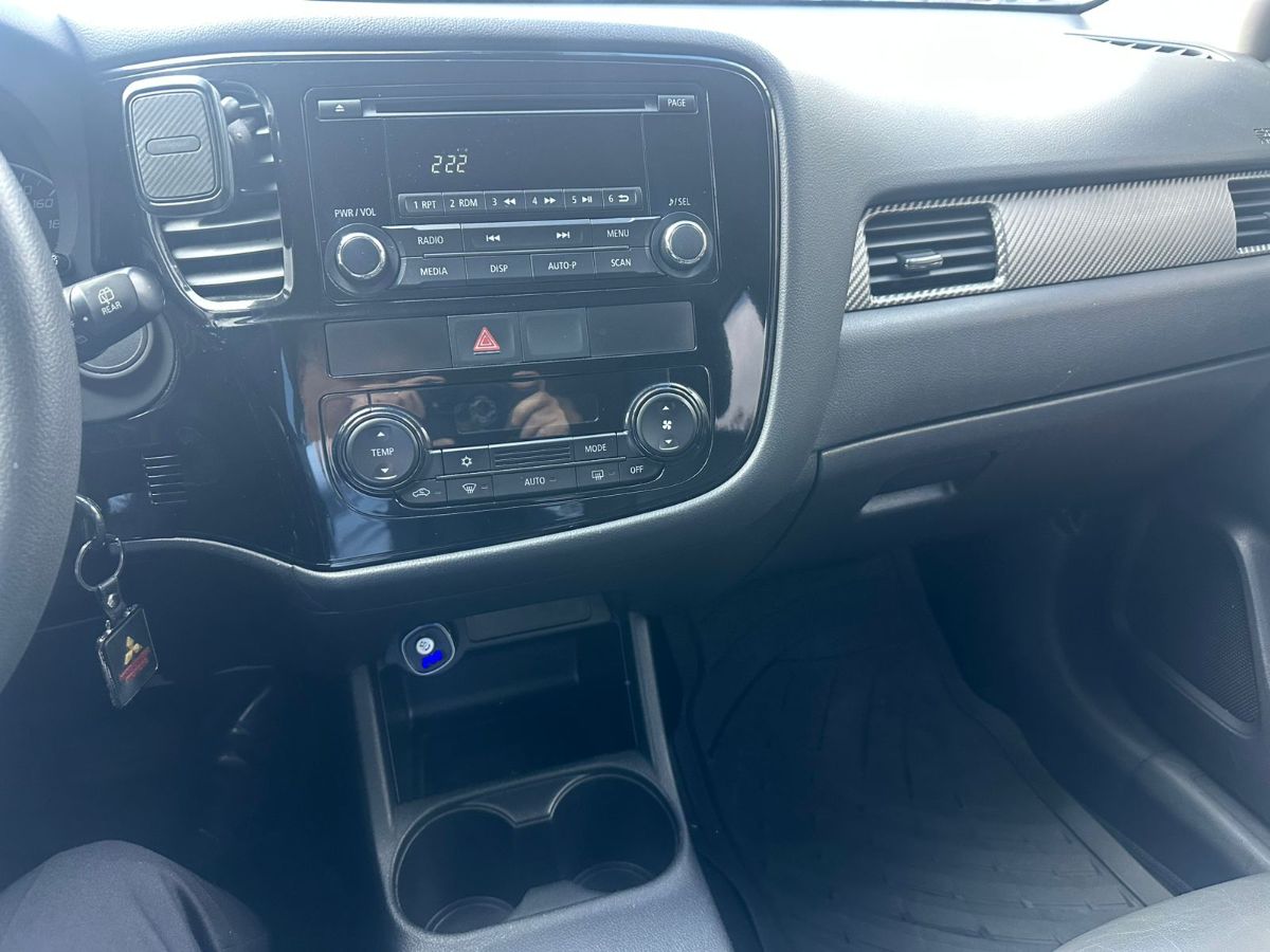 MITSUBISHI outlander - 2014                                        