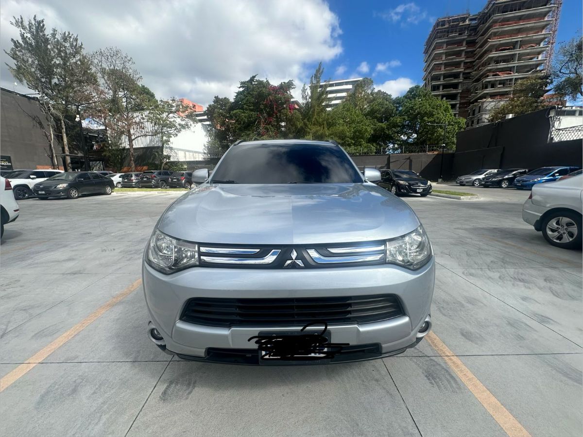 MITSUBISHI outlander - 2014                                        