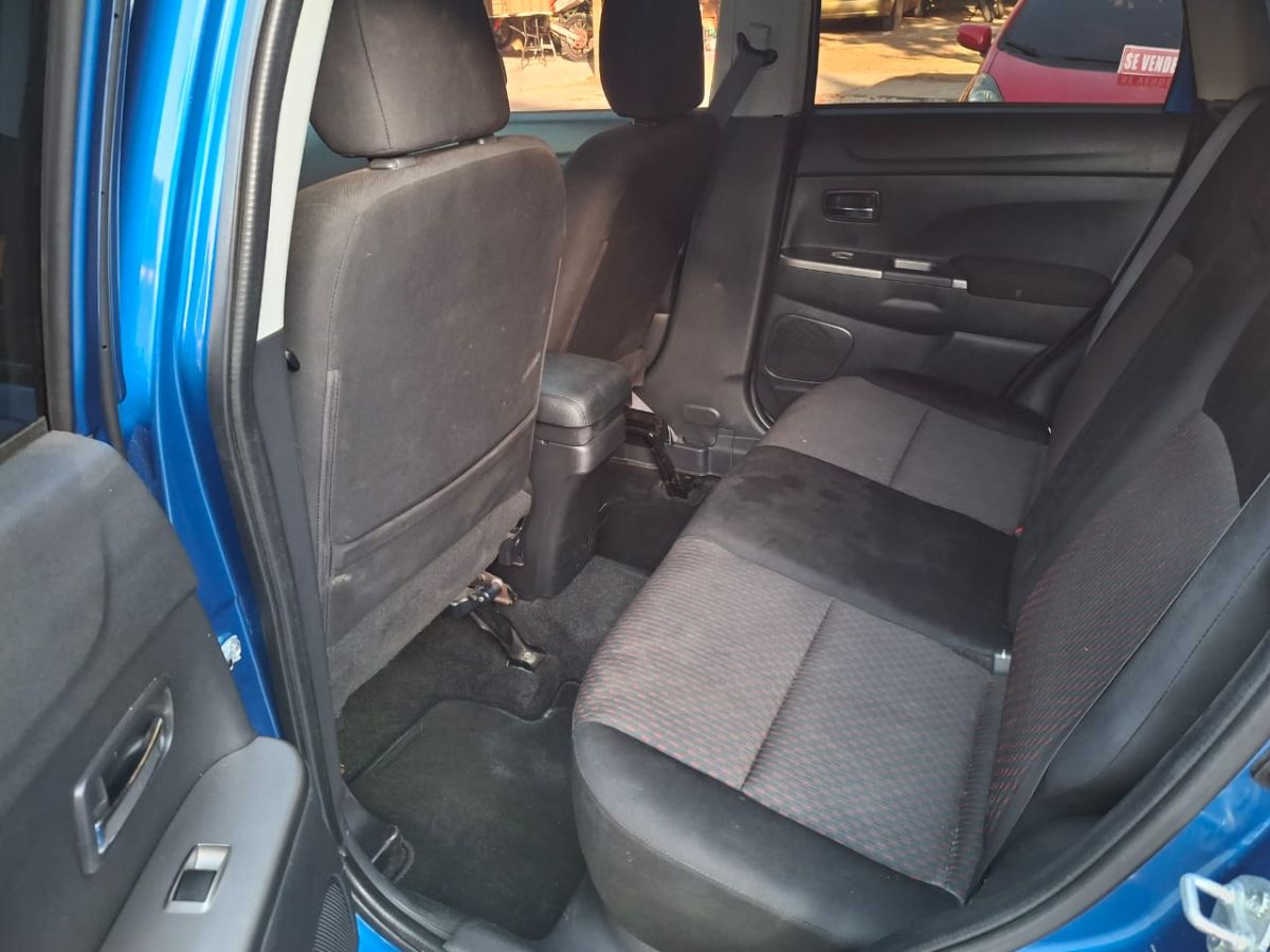 MITSUBISHI OUTLANDER SPORT - 2019                                        