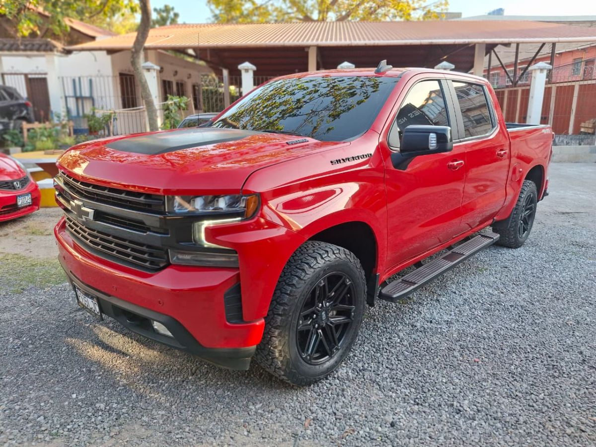 CHEVROLET SILVERADO - 2022                                        