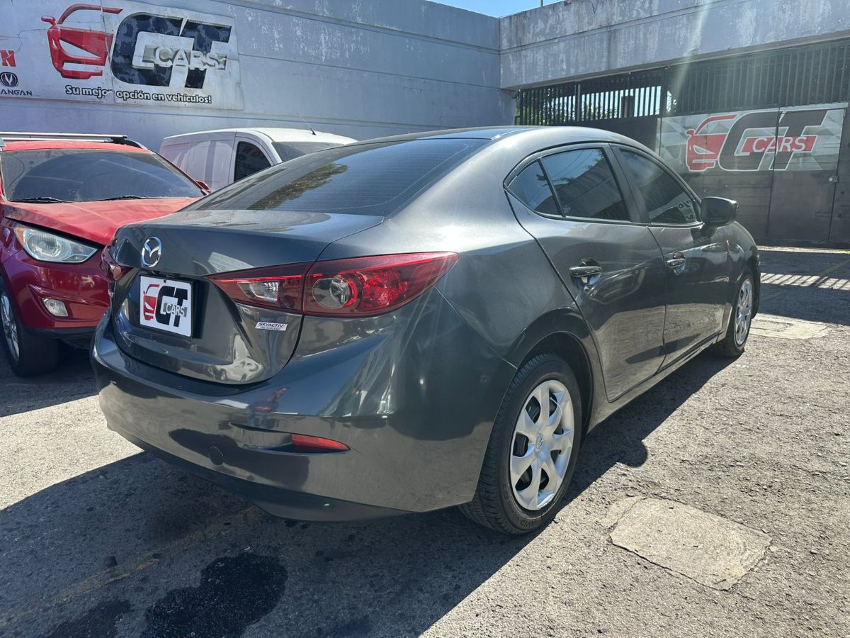 MAZDA 3 - 2017                                        