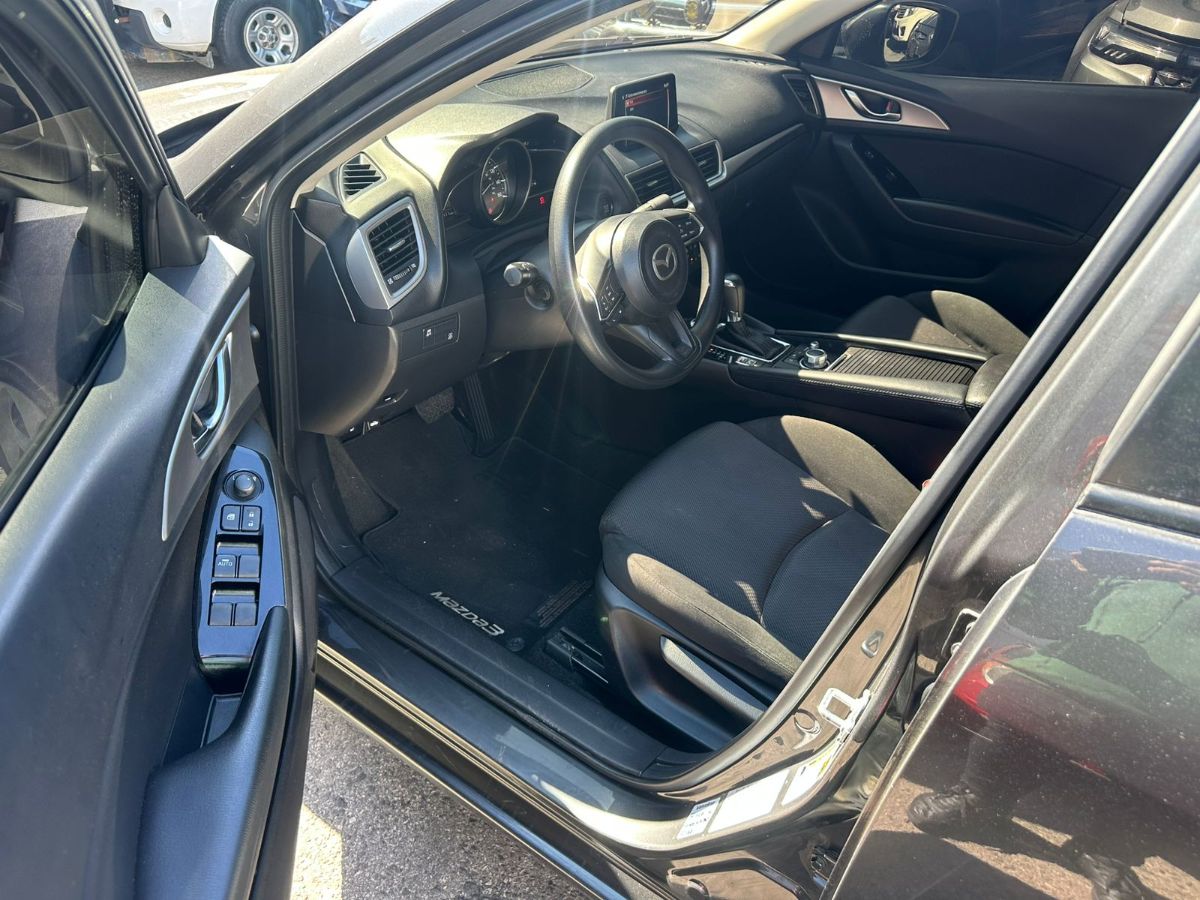 MAZDA 3 - 2017                                        