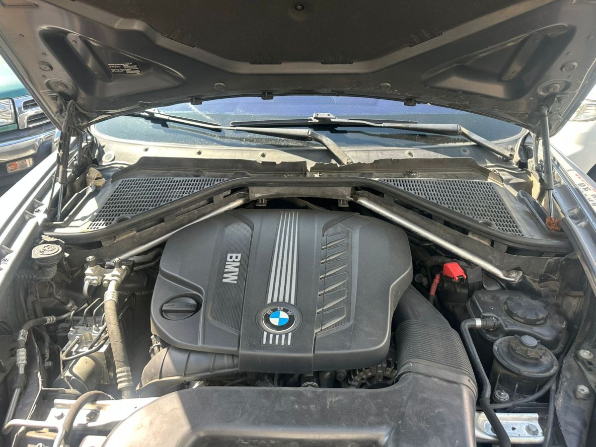 BMW X5 - 2012                                        