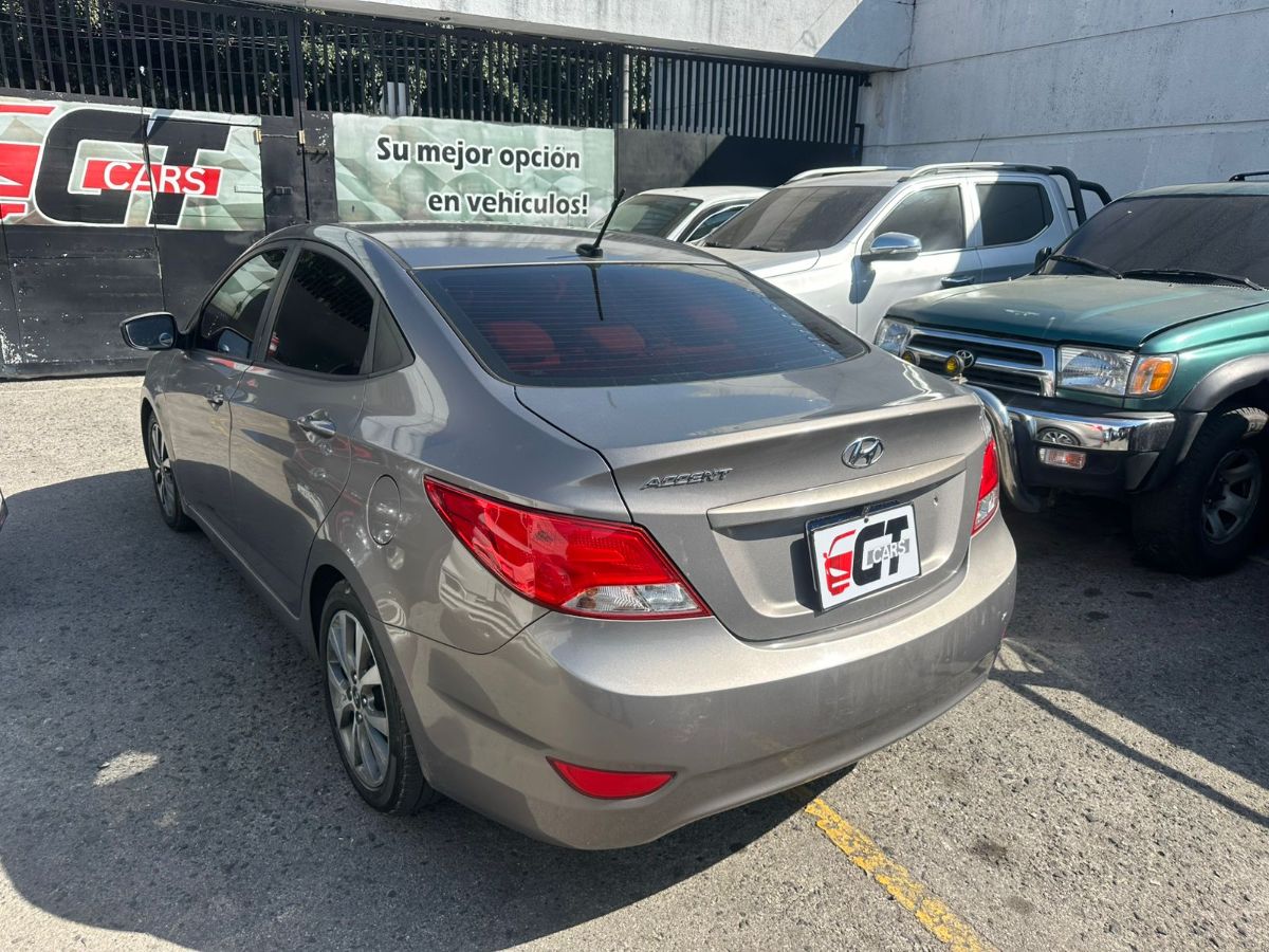 HYUNDAI ACCENT - 2017                                        