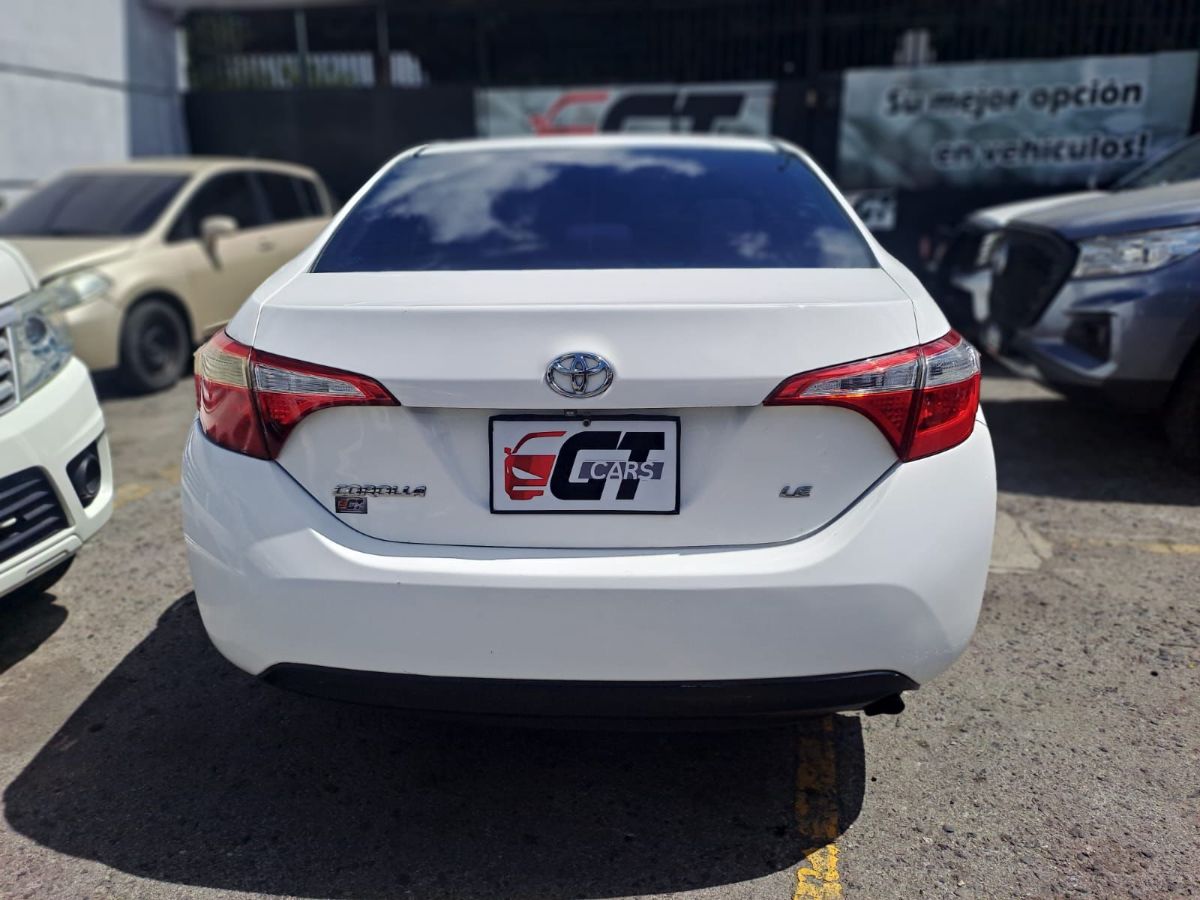 TOYOTA COROLLA - 2015                                        