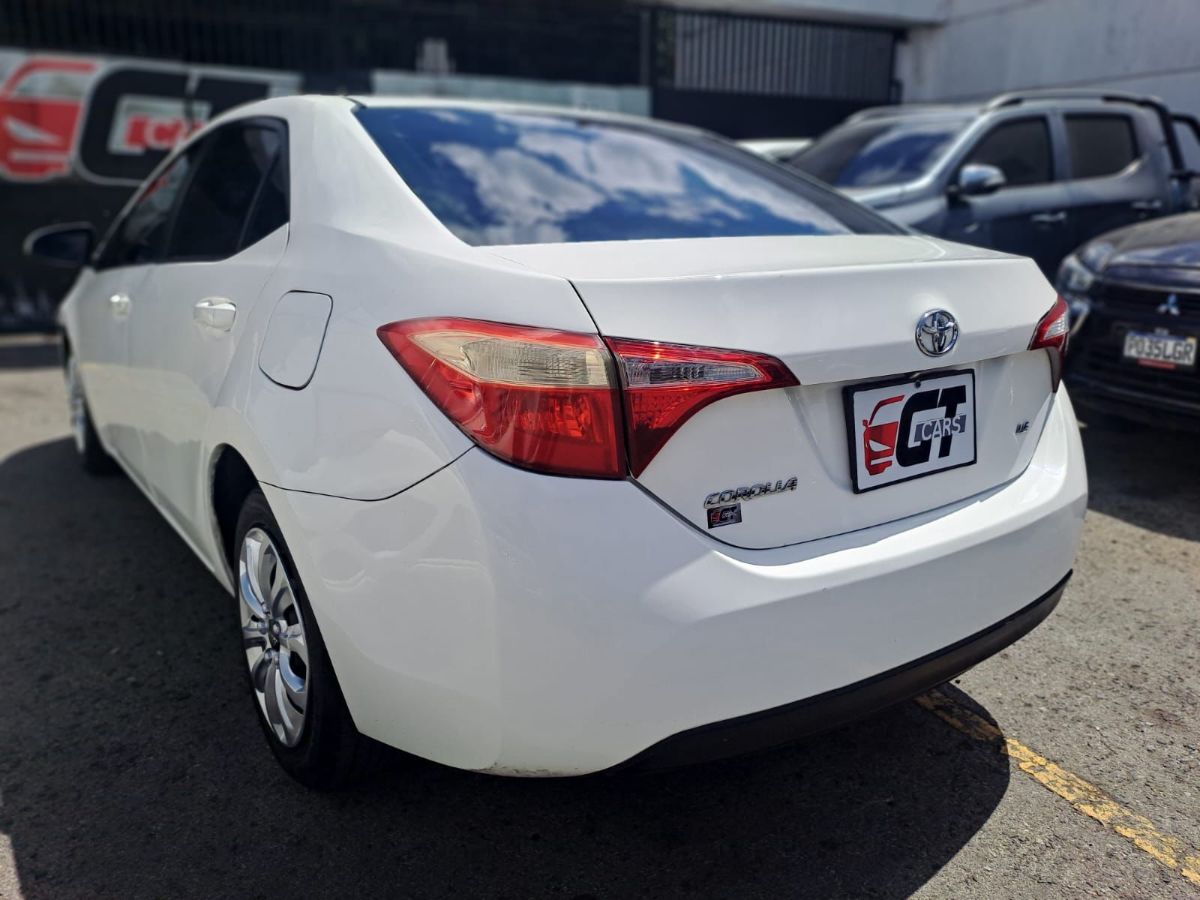 TOYOTA COROLLA - 2015                                        