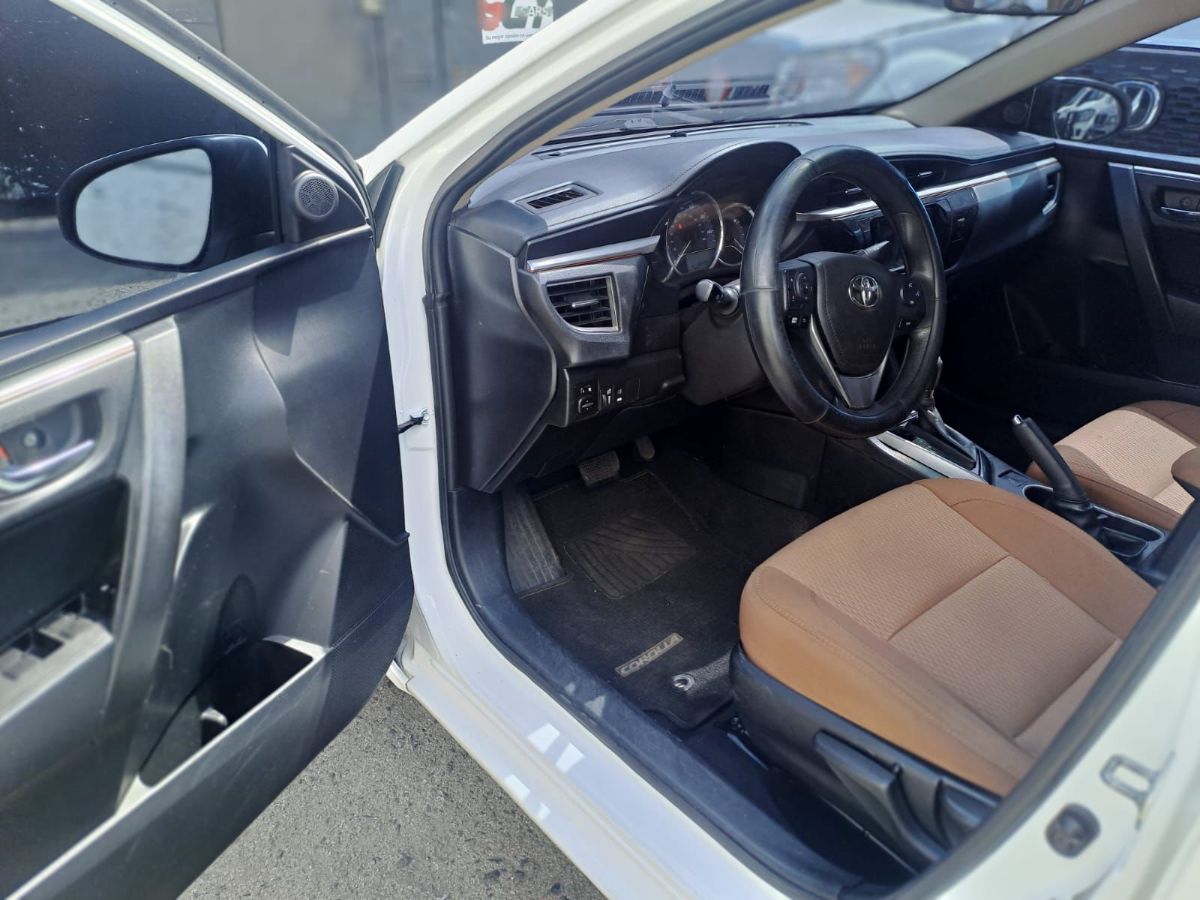 TOYOTA COROLLA - 2015                                        