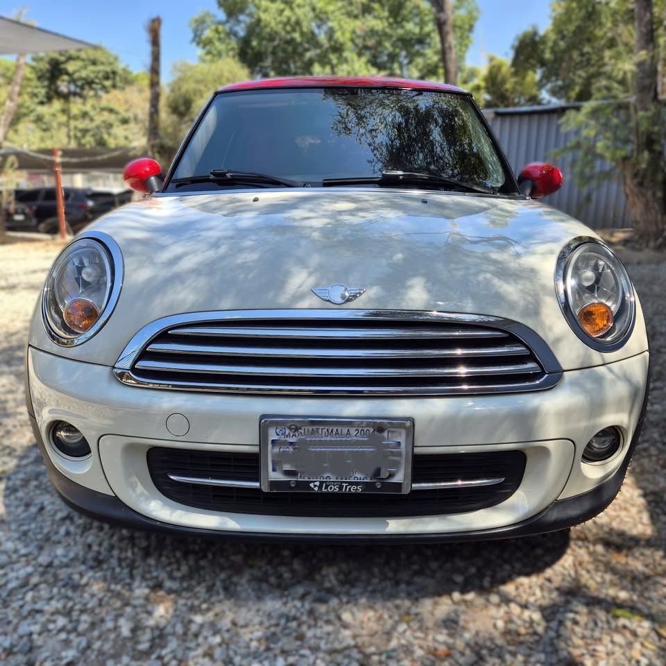 MINI COOPER - 2013                                        