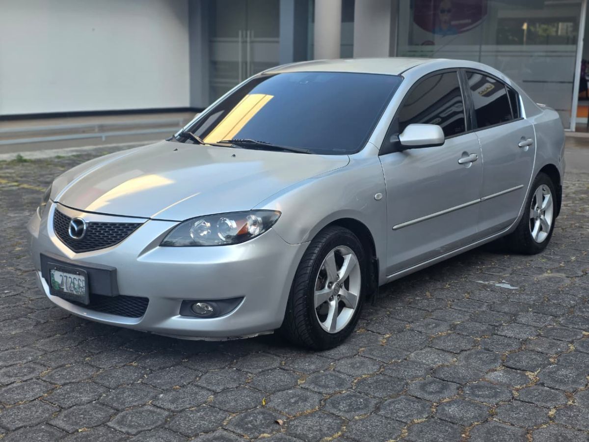 MAZDA 3 - 2005                                        