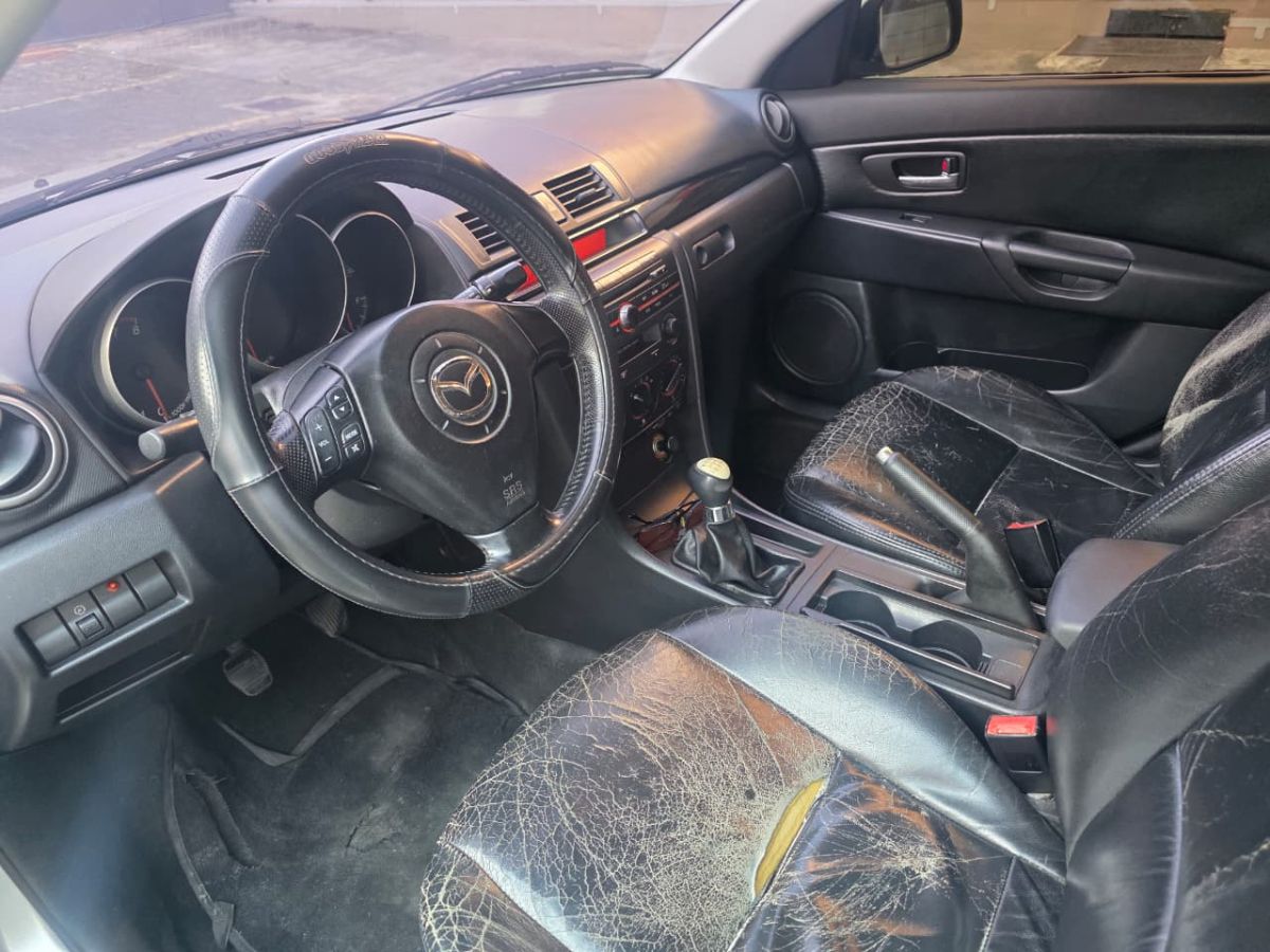 MAZDA 3 - 2005                                        