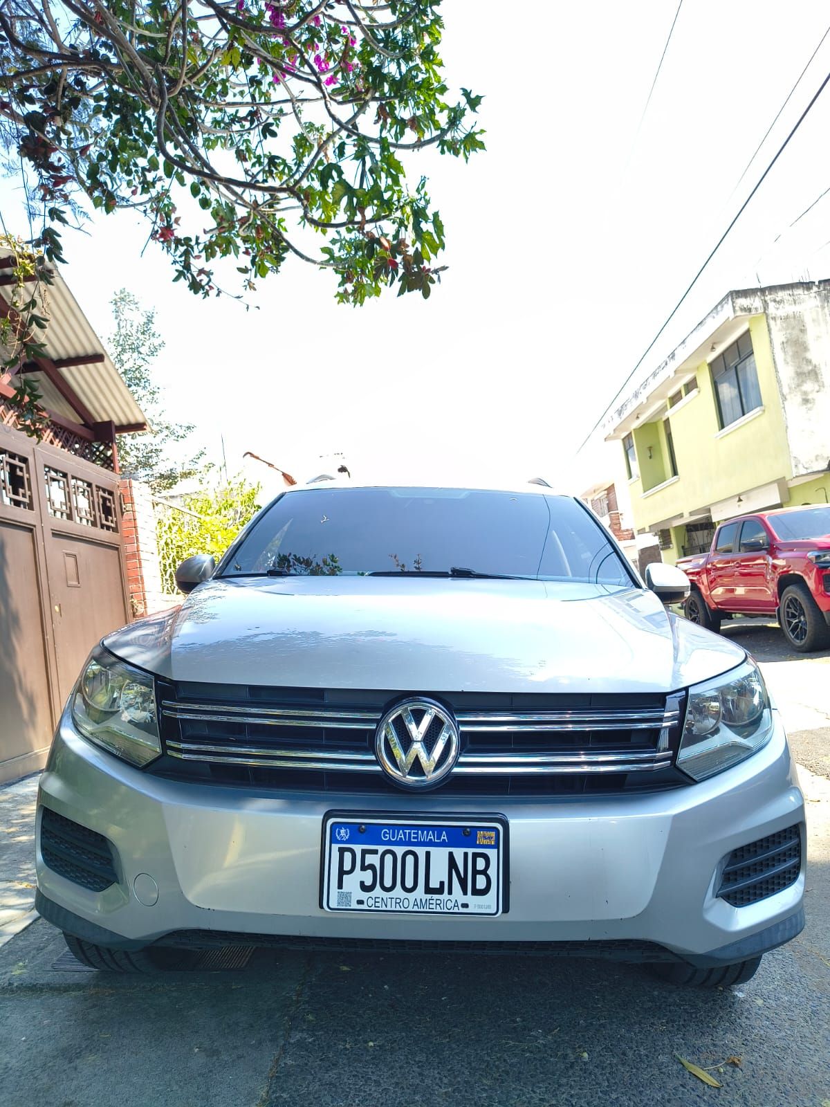VOLKSWAGEN TIGUAN - 2018                                        