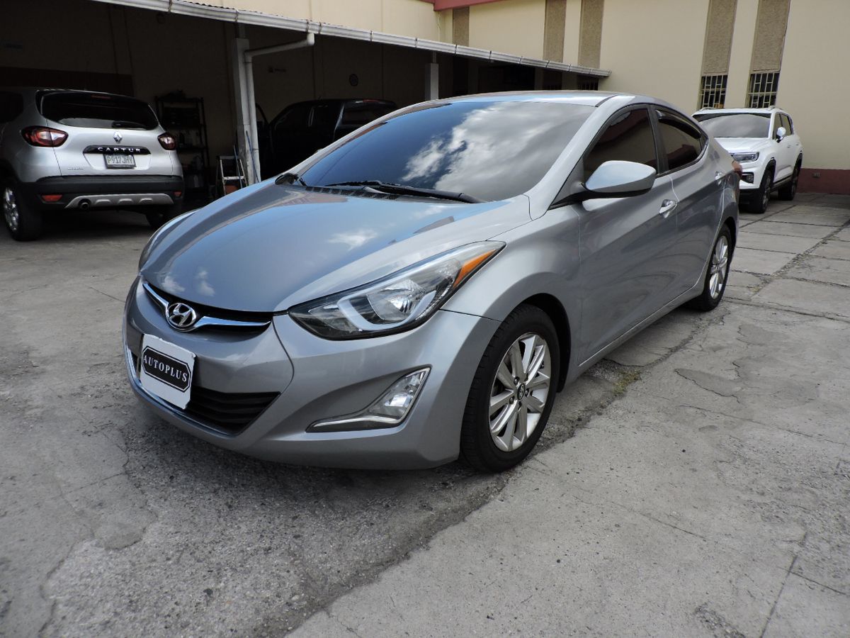 HYUNDAI ELANTRA - 2015                                        