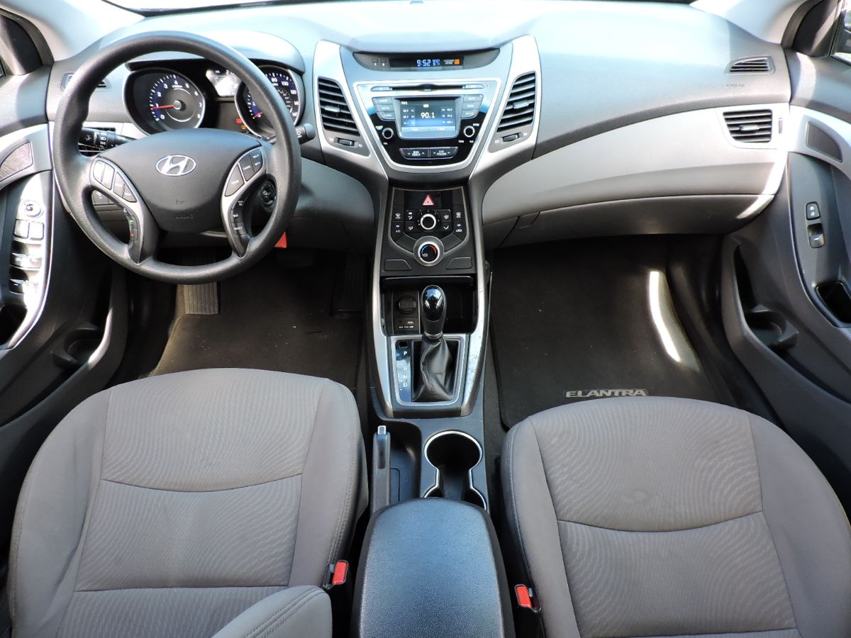 HYUNDAI ELANTRA - 2015                                        