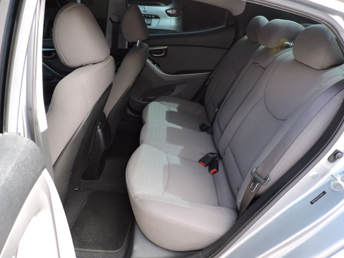 HYUNDAI ELANTRA - 2015                                        