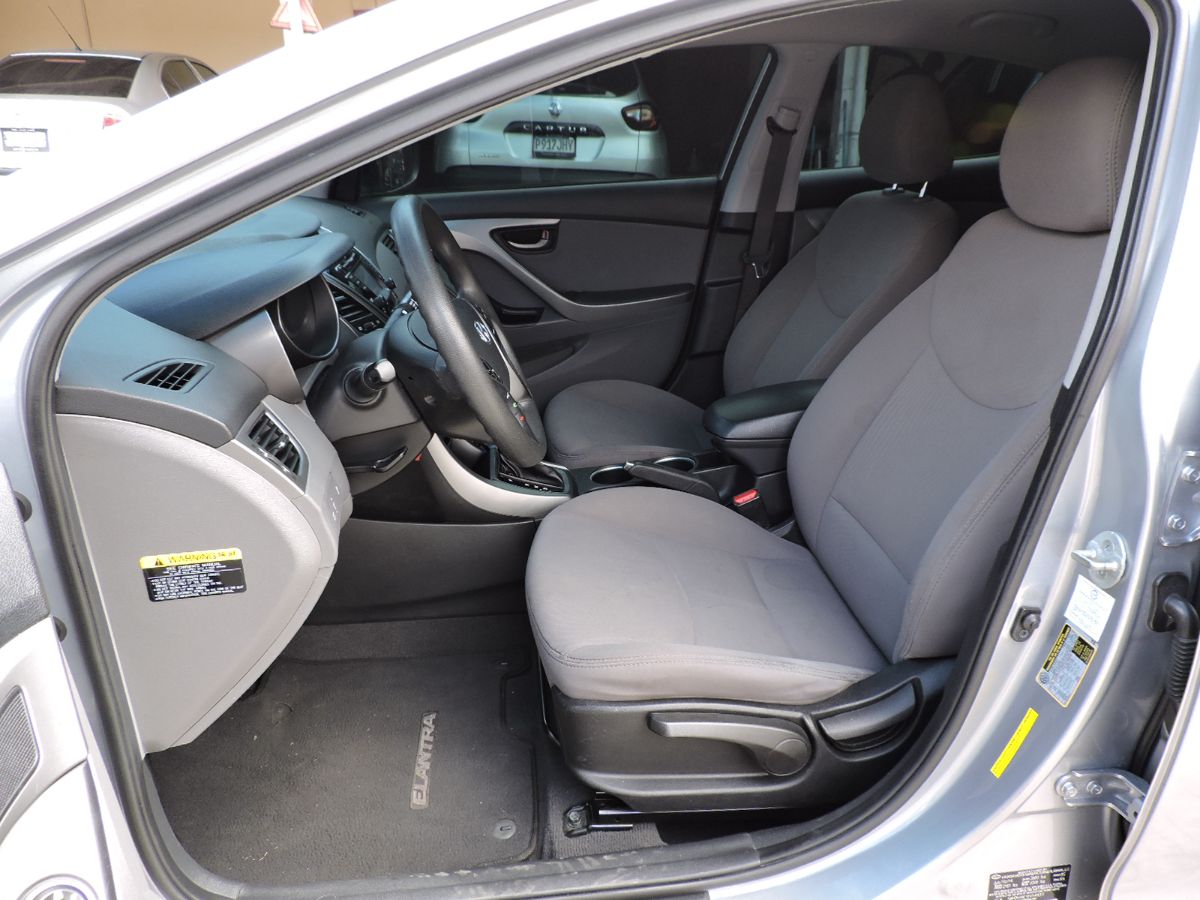 HYUNDAI ELANTRA - 2015                                        