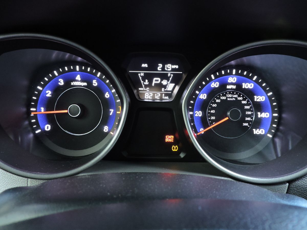 HYUNDAI ELANTRA - 2015                                        