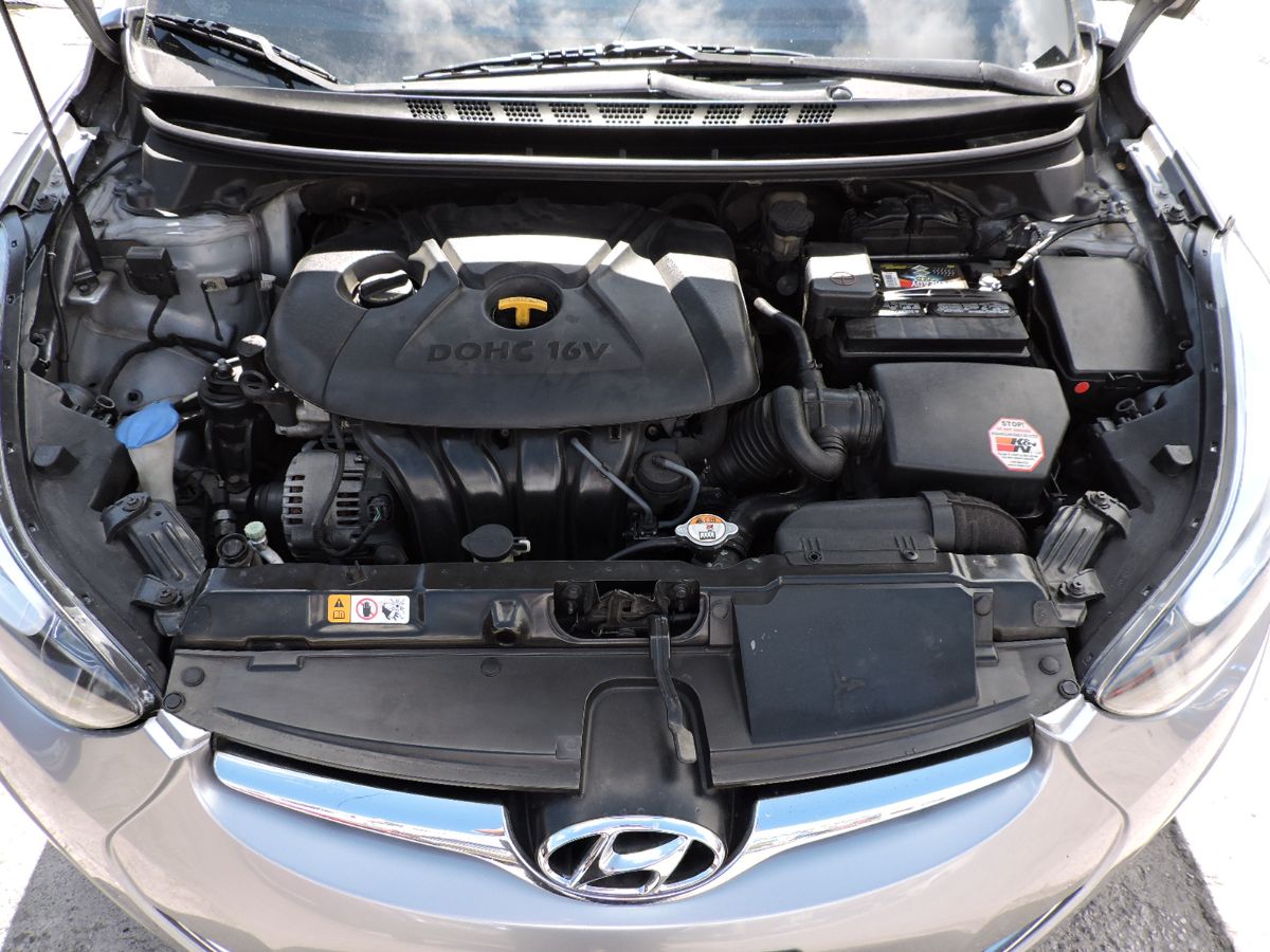 HYUNDAI ELANTRA - 2015                                        