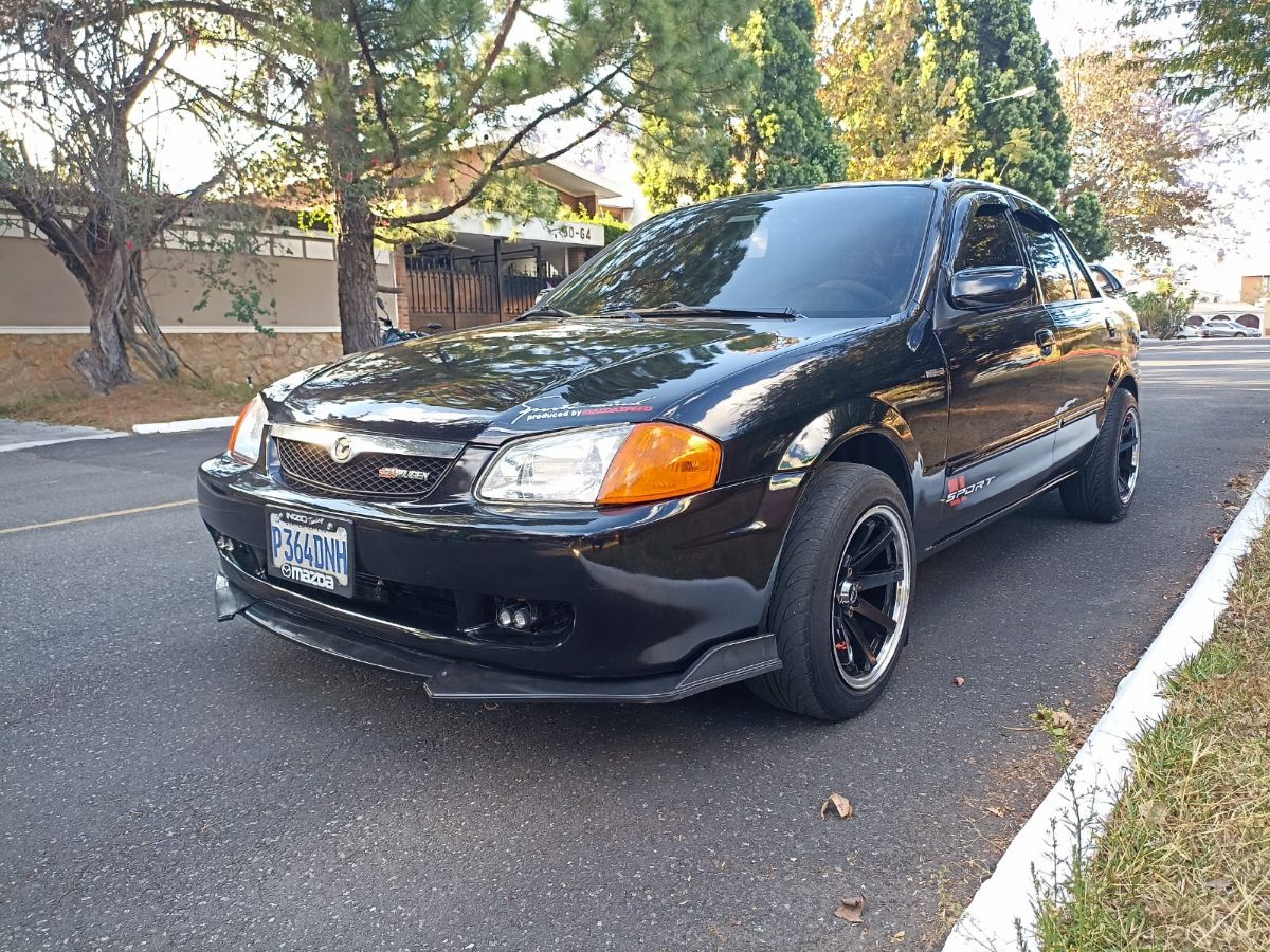MAZDA PROTEGE - 2000                                        