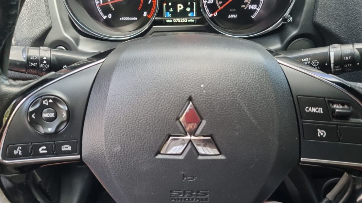 MITSUBISHI OUTLANDER SPORT - 2017                                        