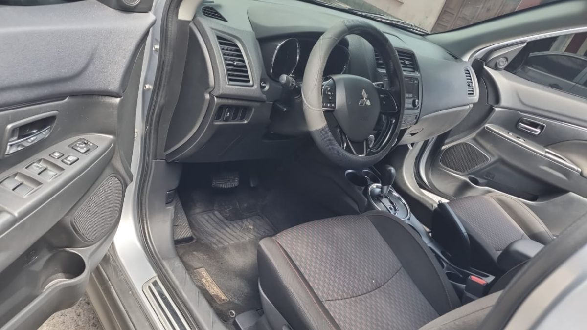 MITSUBISHI OUTLANDER SPORT - 2017                                        