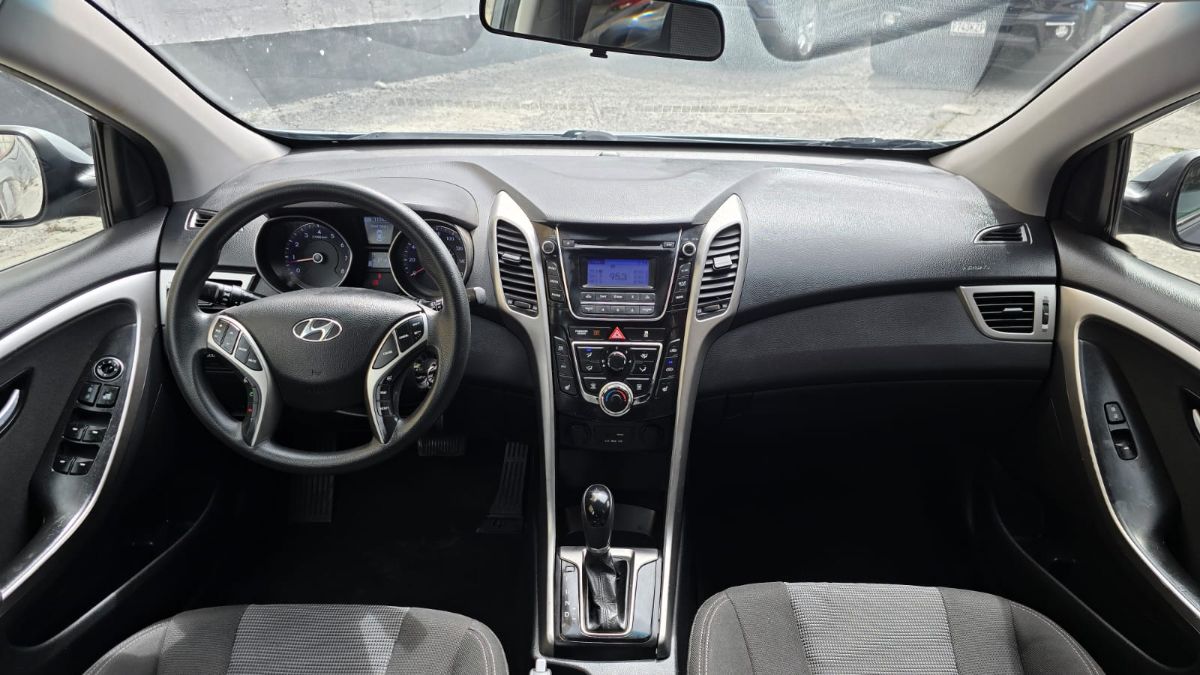 HYUNDAI ELANTRA - 2014                                        