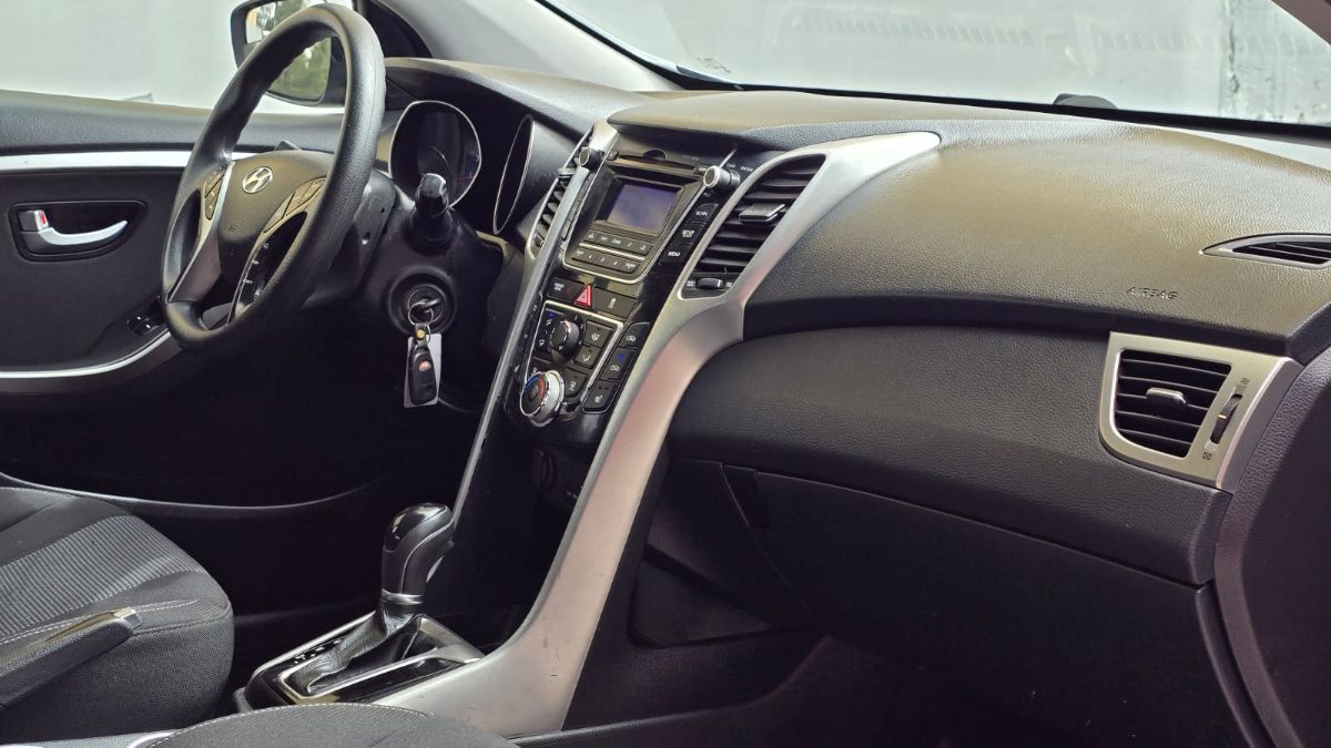 HYUNDAI ELANTRA - 2014                                        