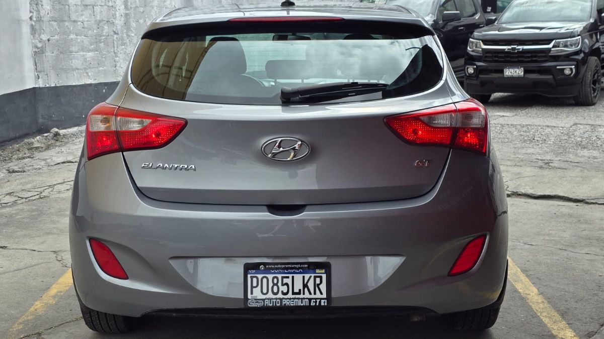 HYUNDAI ELANTRA - 2014                                        
