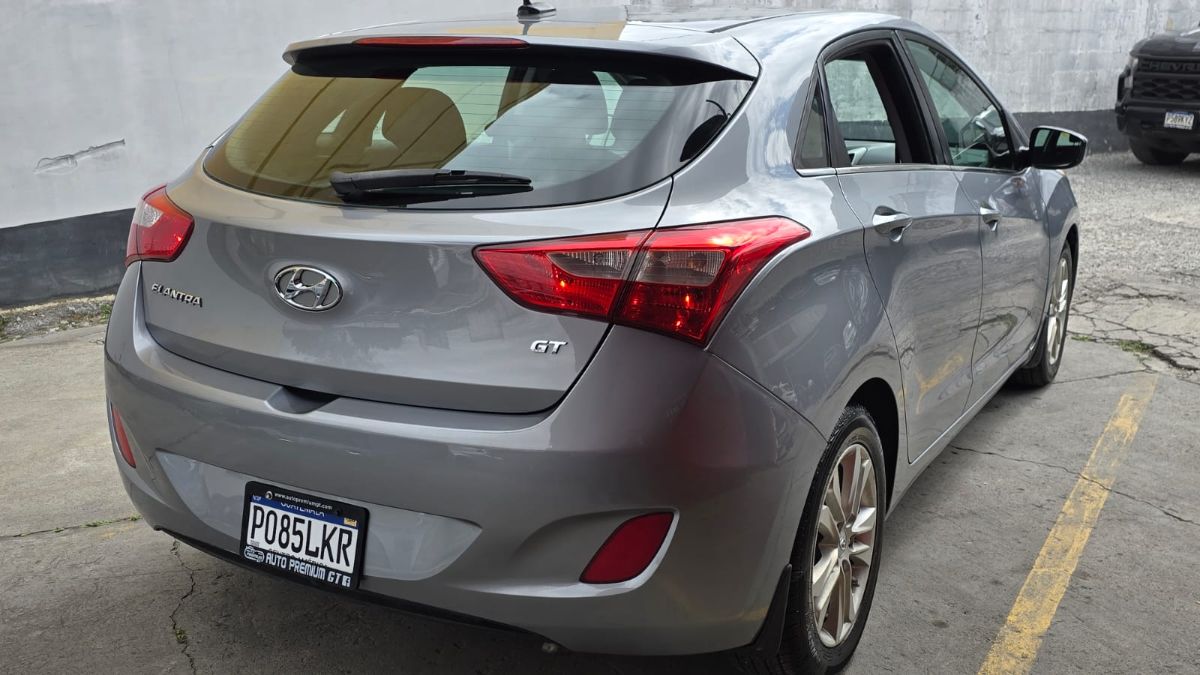 HYUNDAI ELANTRA - 2014                                        