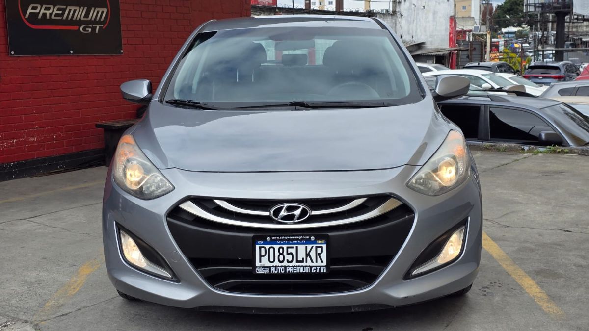 HYUNDAI ELANTRA - 2014                                        