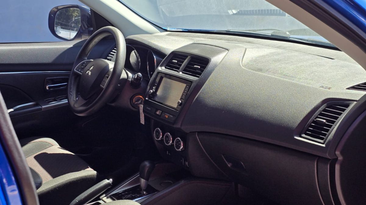 MITSUBISHI OUTLANDER SPORT - 2018                                        