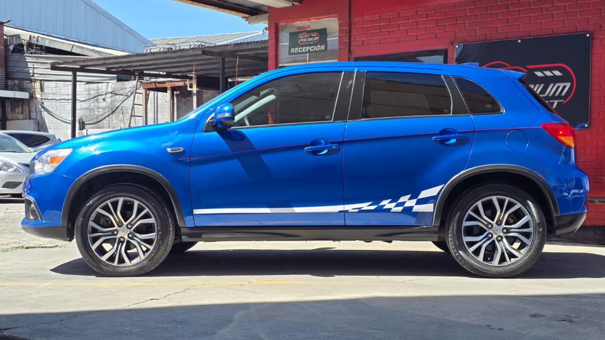MITSUBISHI OUTLANDER SPORT - 2018                                        