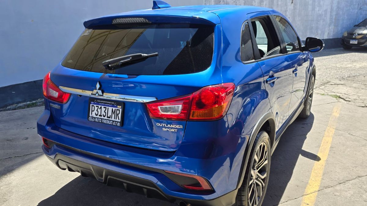 MITSUBISHI OUTLANDER SPORT - 2018                                        