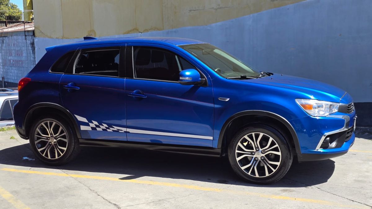 MITSUBISHI OUTLANDER SPORT - 2018                                        