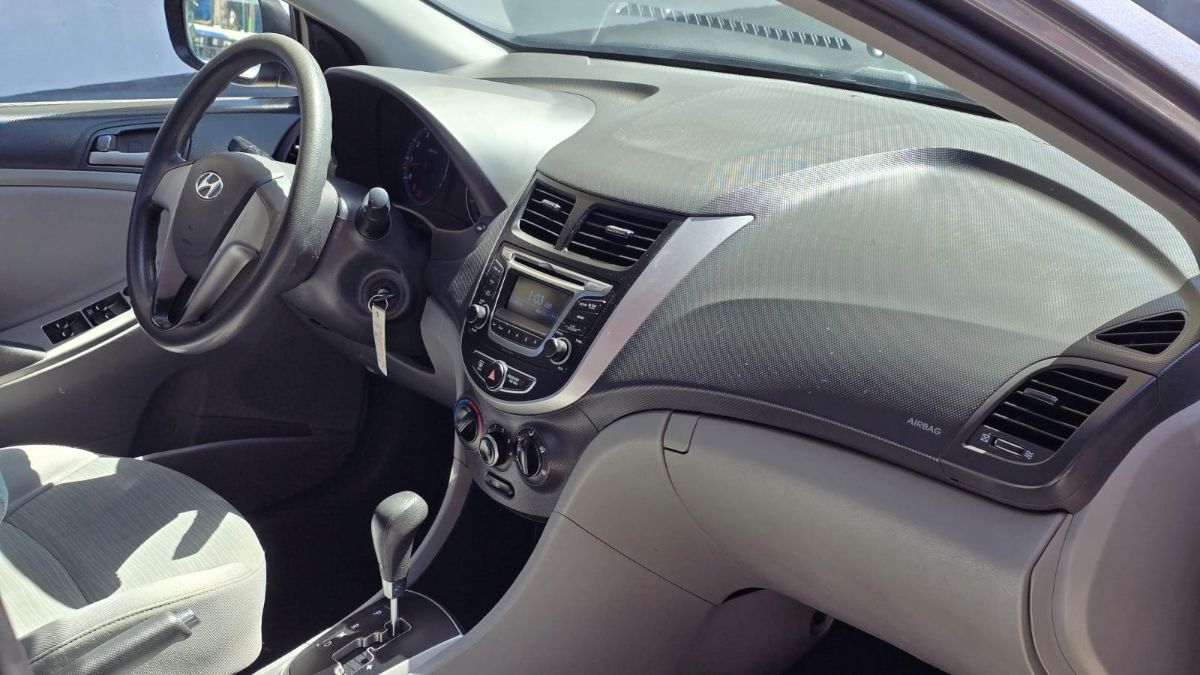 HYUNDAI ACCENT - 2016                                        