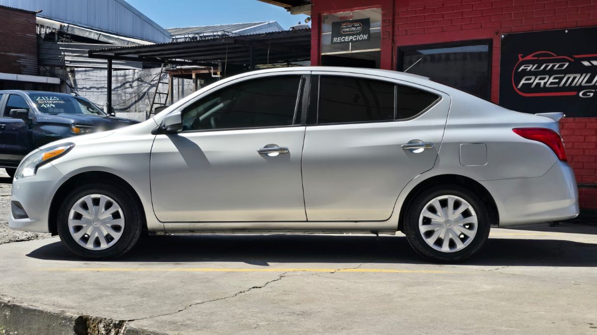 NISSAN VERSA - 2018                                        