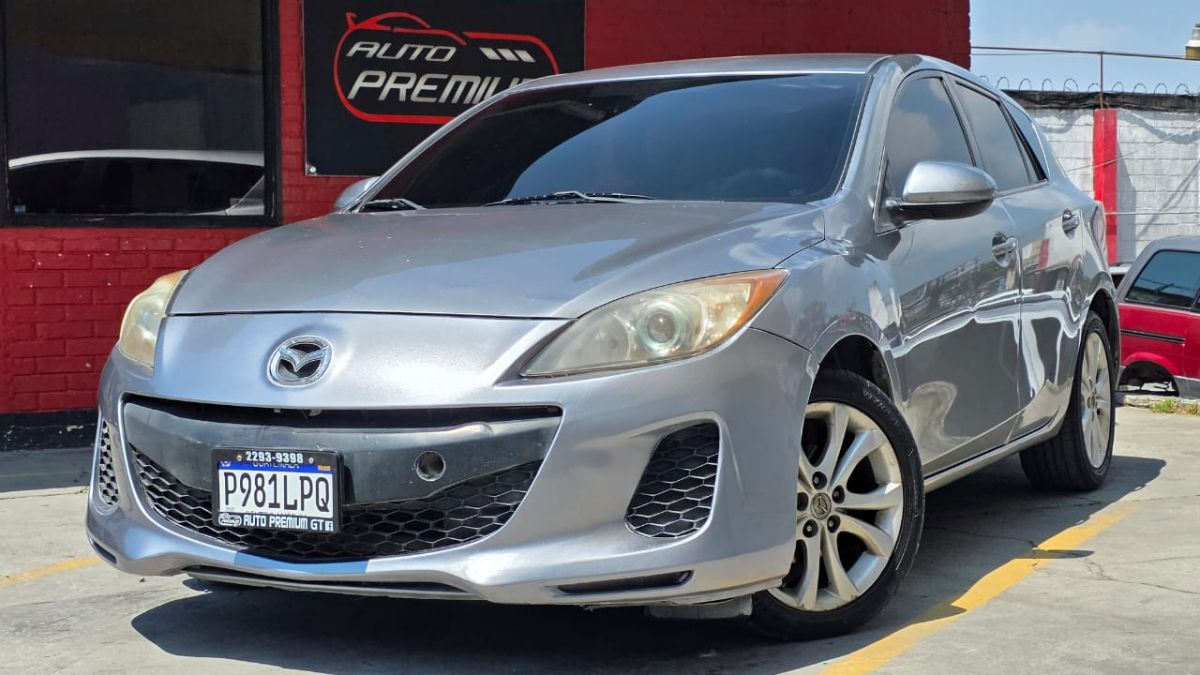 MAZDA 3 TOURING - 2012                                        