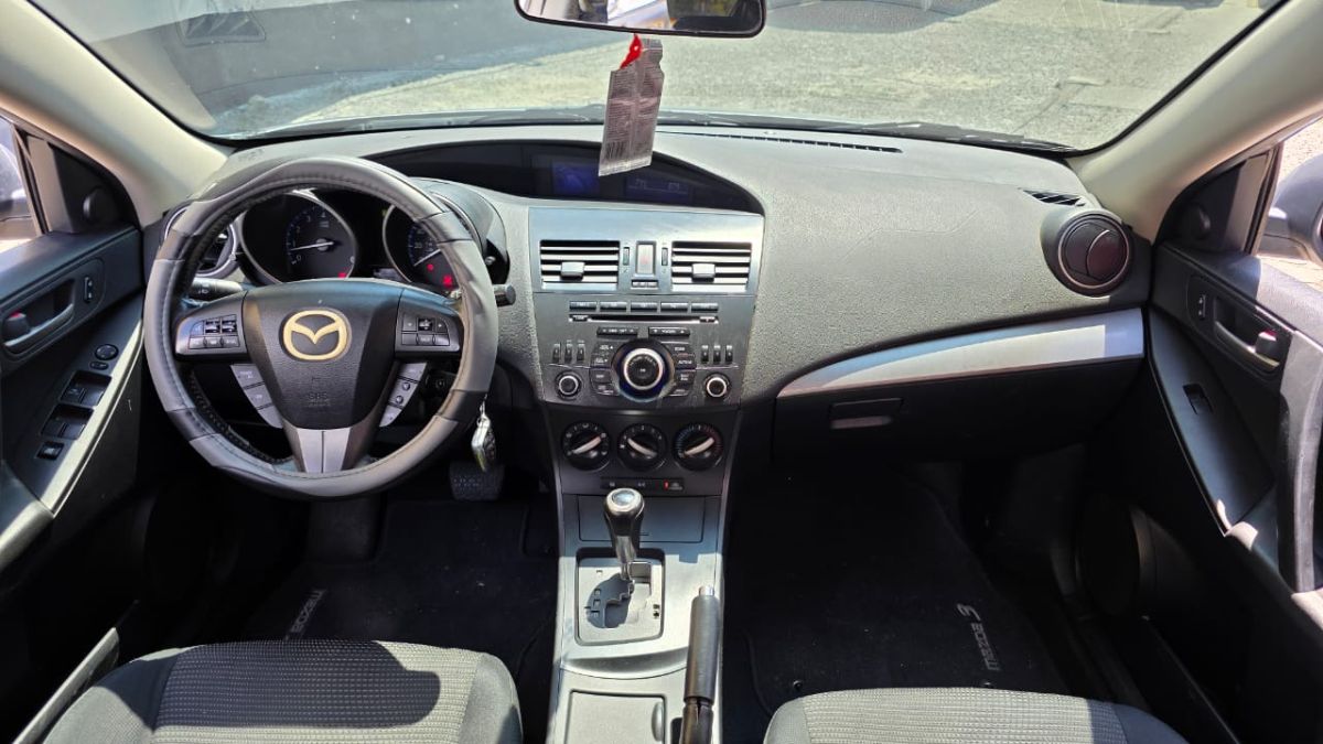 MAZDA 3 TOURING - 2012                                        