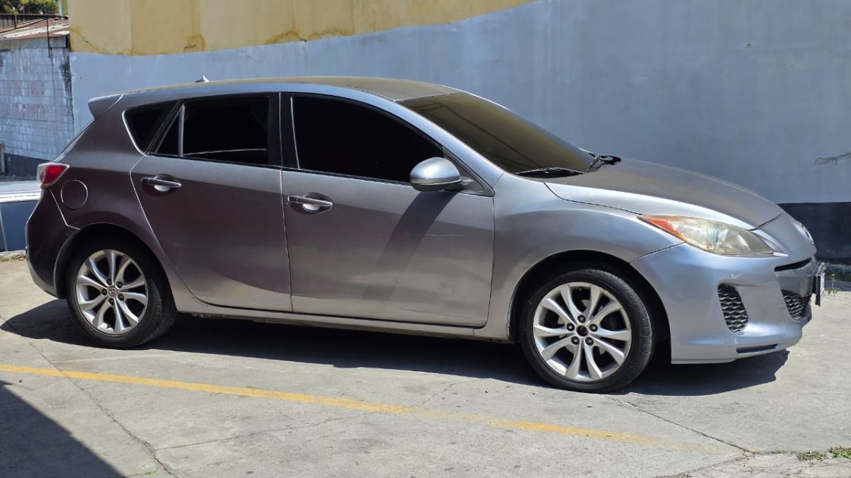 MAZDA 3 TOURING - 2012                                        