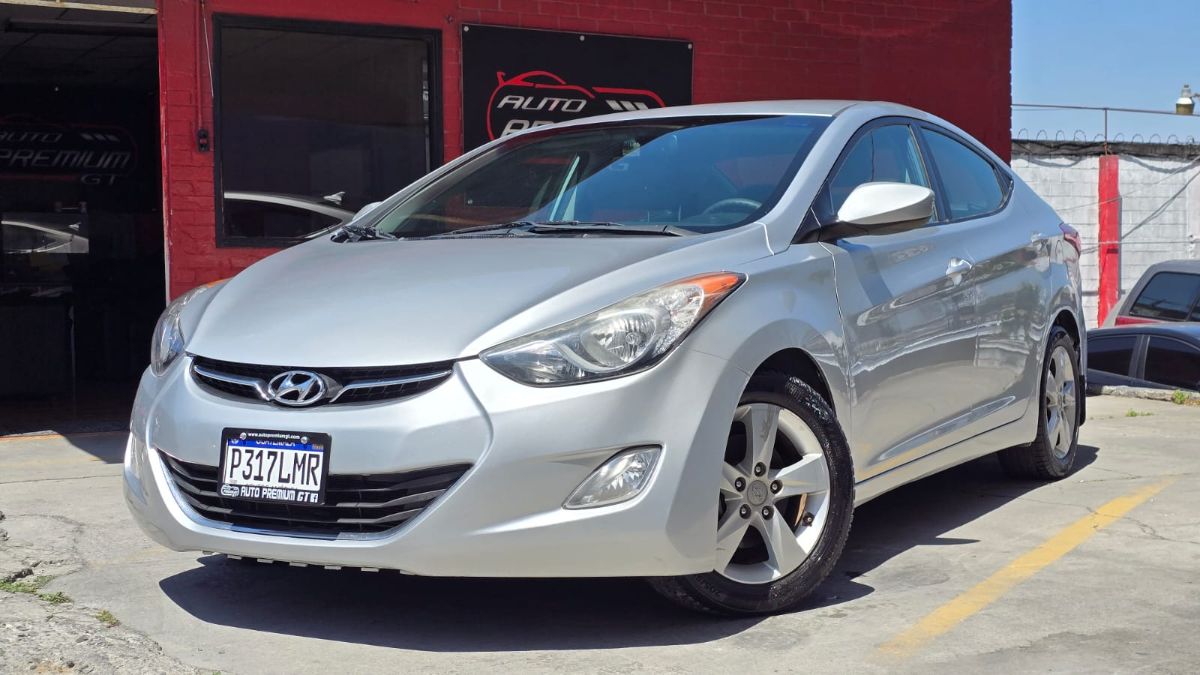 HYUNDAI ELANTRA - 2013                                        