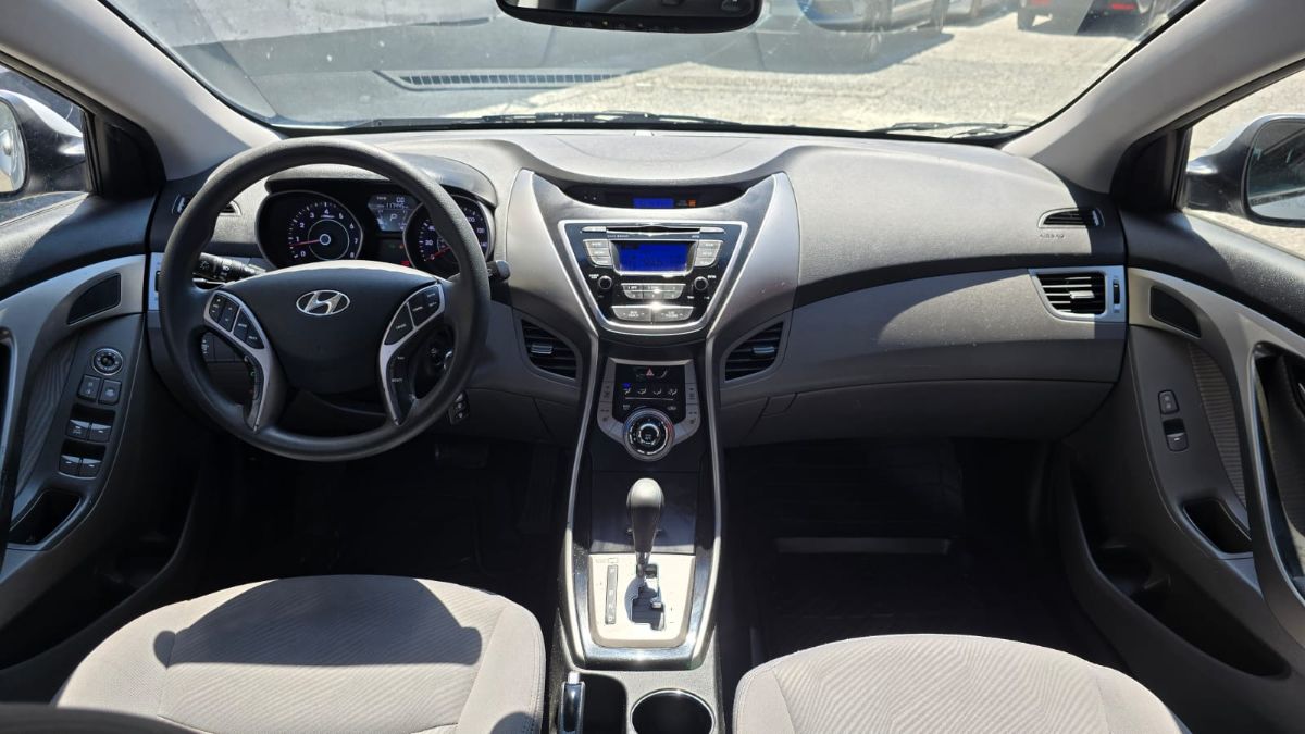 HYUNDAI ELANTRA - 2013                                        